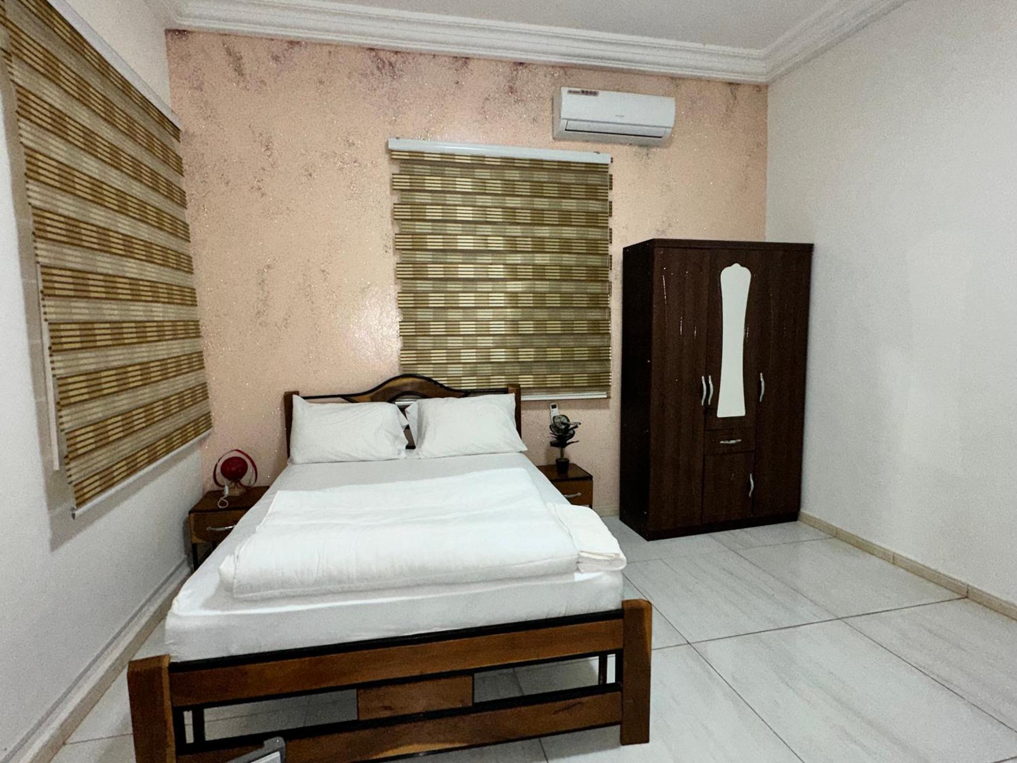Residences Primis Thies - Appartements Et Chambres Extérieur photo