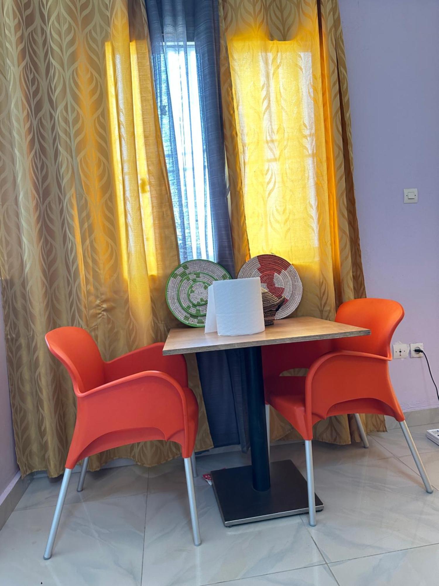 Residences Primis Thies - Appartements Et Chambres Extérieur photo